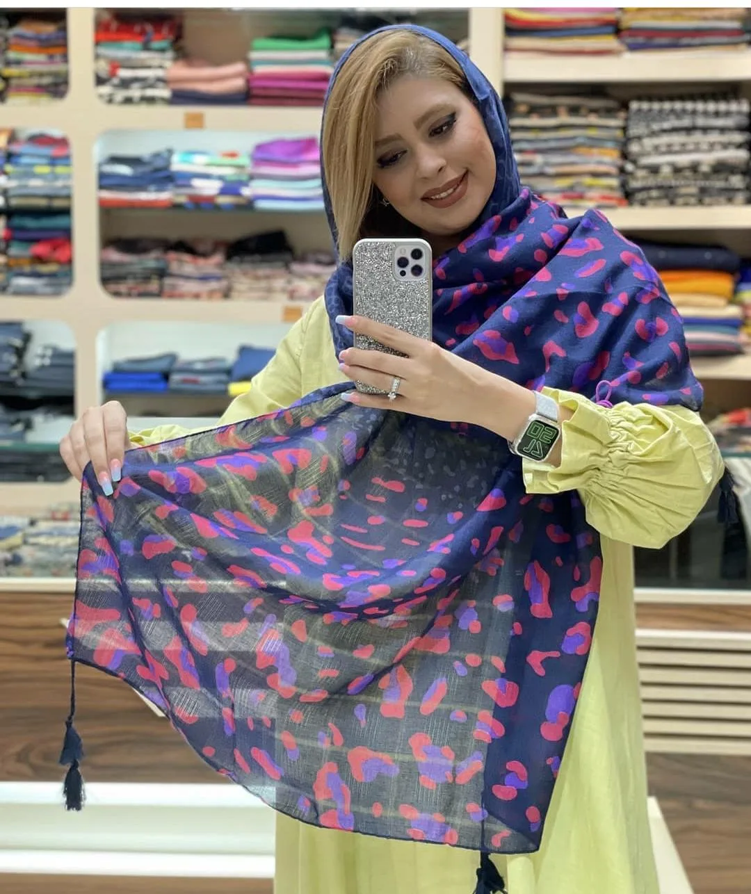 شال و روسری سلینا