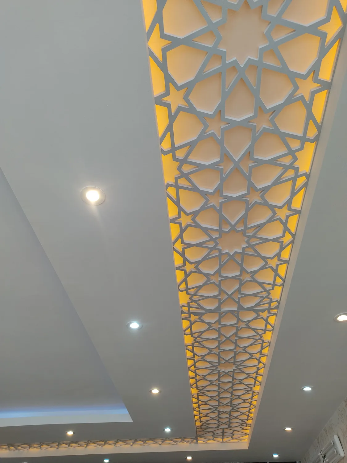 دکوراسیون داخلی کاج