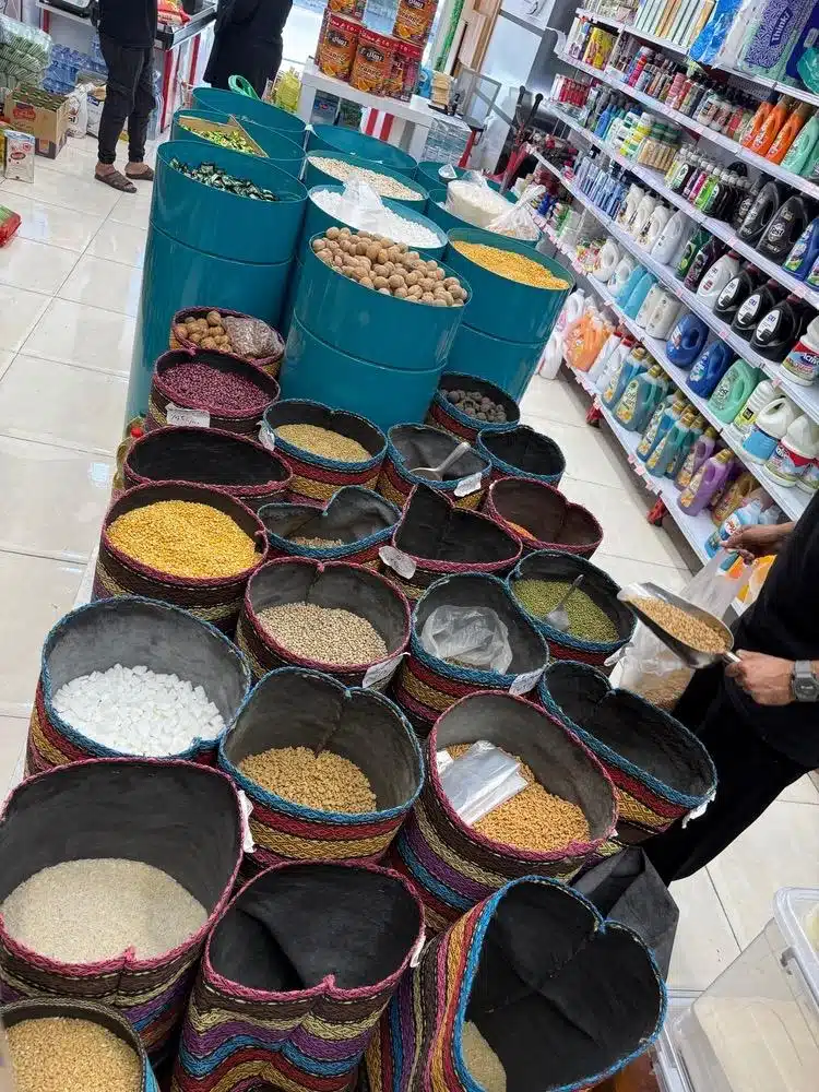 فروشگاه مواد غذایی اکرمی