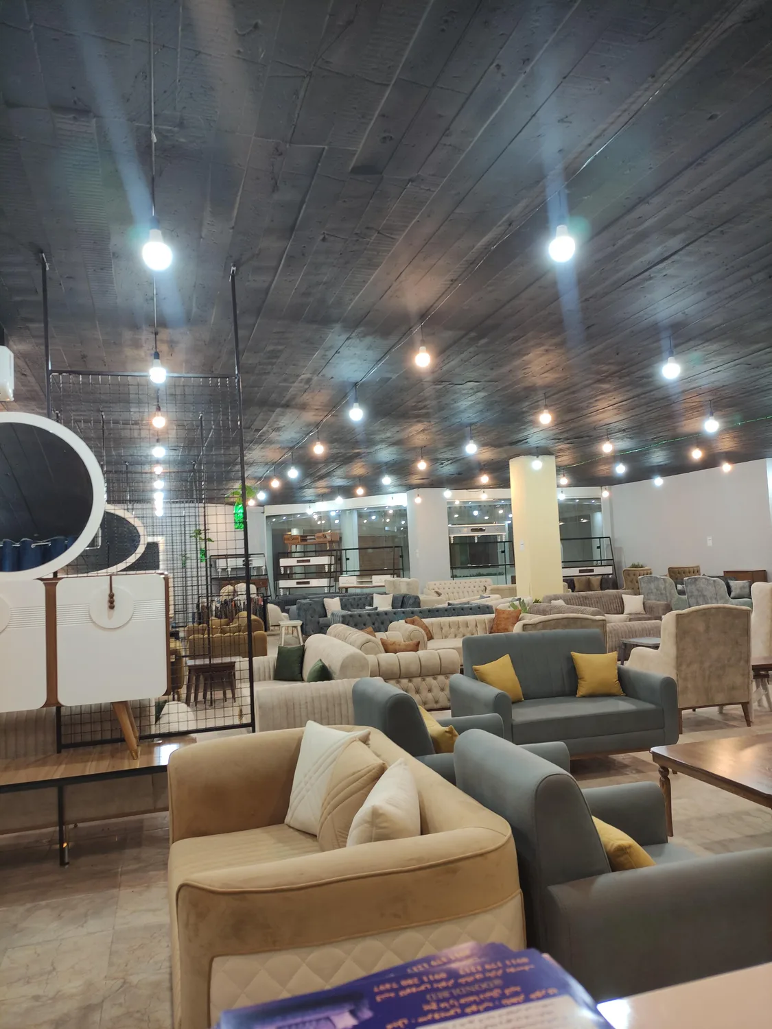 فروشگاه مبلمان دندی