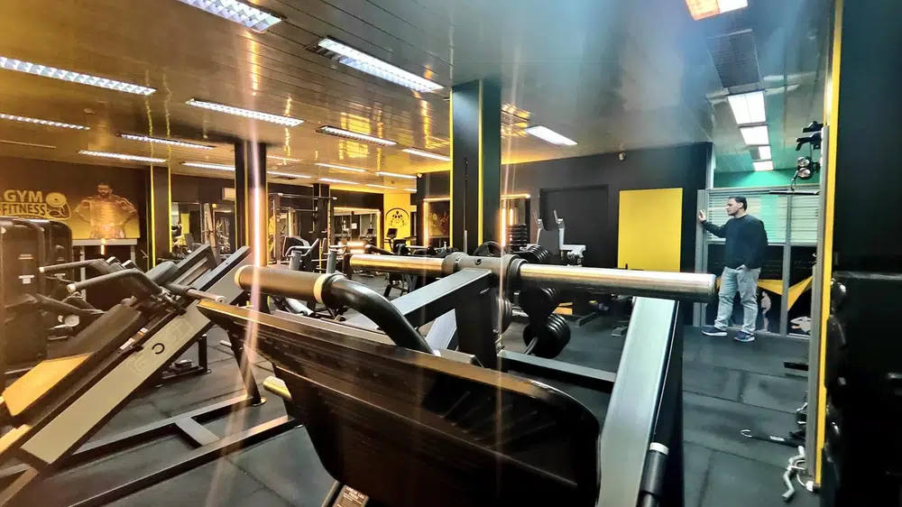 باشگاه بدنسازی موج مثبت