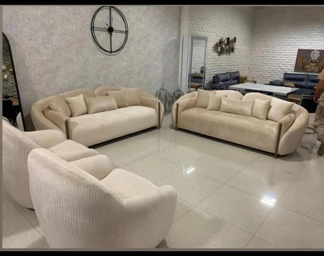 مبلمان تک صادقی