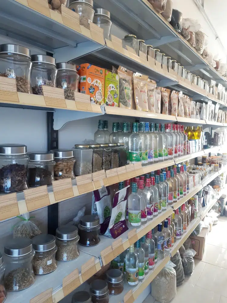 فروشگاه عطاری و مواد غذایی اردیبهشت