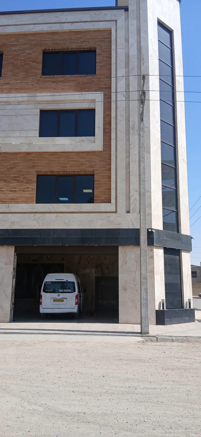 دربان صنعت (درب برقی ون)