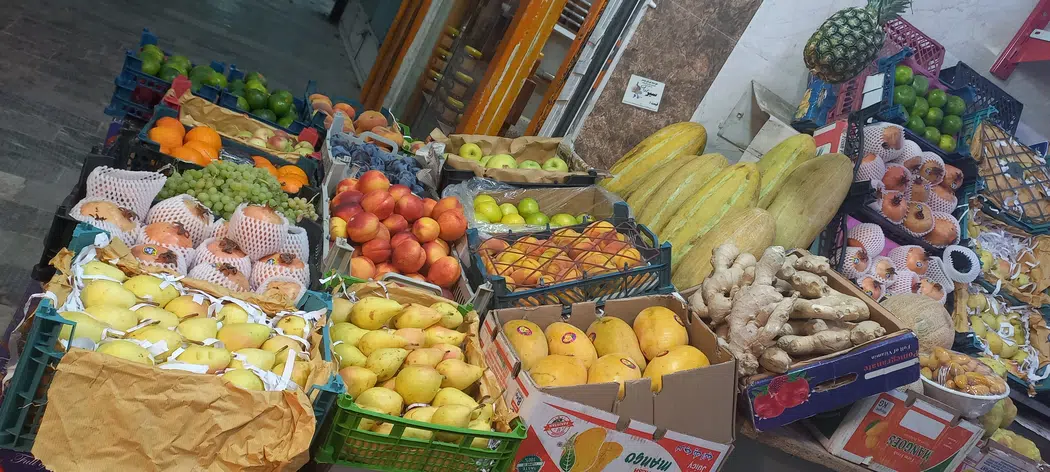 میوه فروشی مومنی